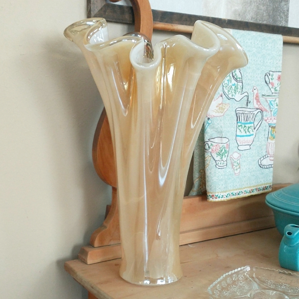 Vintage Murano Glass Handkerchief Vase Light Gold/Peach